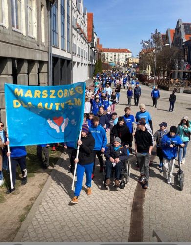 Marszobieg dla autyzmu po raz X w Giżycku | FOTORELACJA 2025