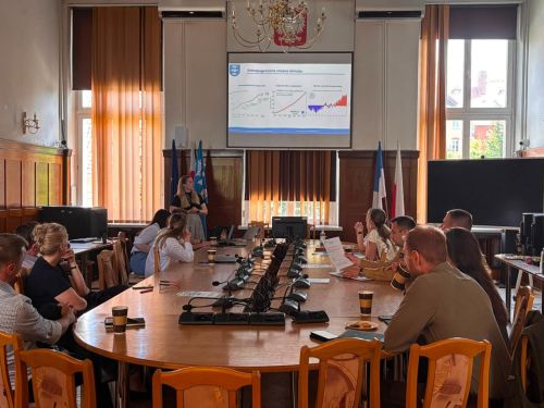 Spotkanie w sali konferencyjnej Urzędu Miejskiego w sprawie MPA